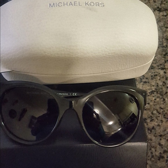 Michael Kors sunglasses - Picture 2 of 2